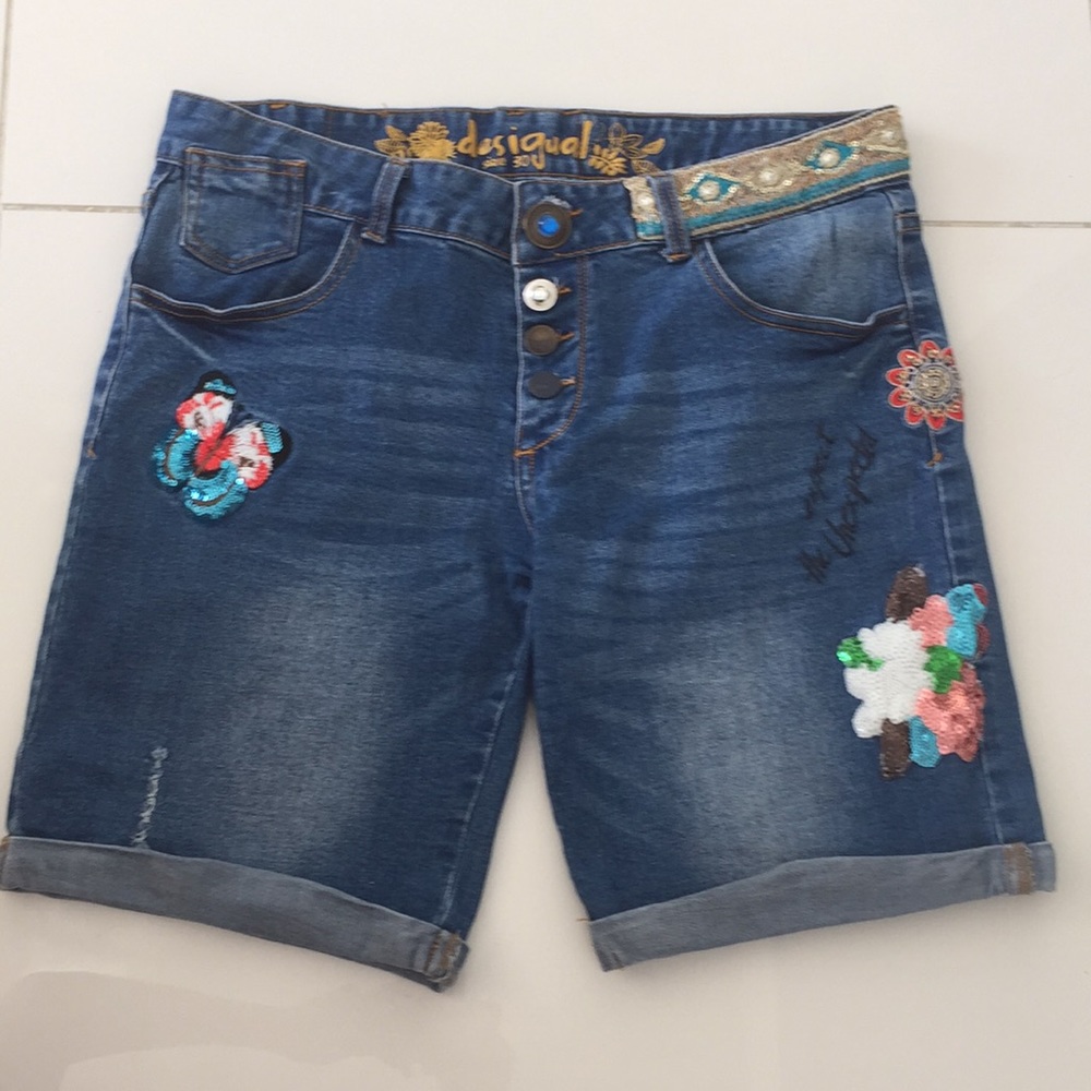 Desigual shorts size 30